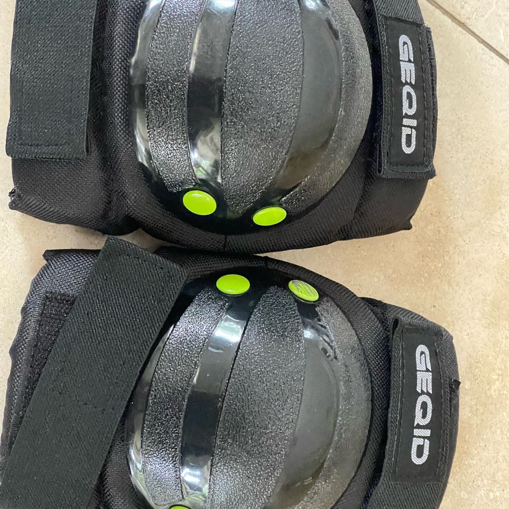 Gear For Sports Black and Green Protective Knee Pads